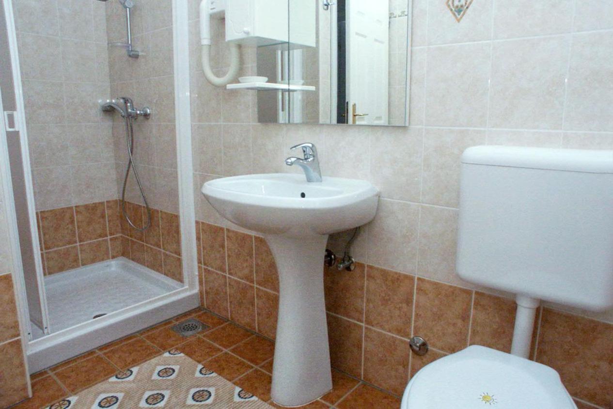 Apartments And Rooms With Wifi Vrsar, Porec - 3007 Eksteriør bilde